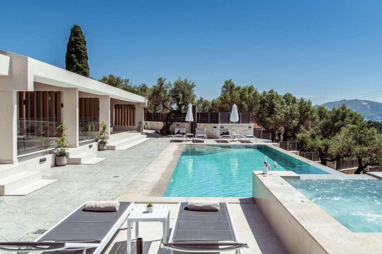 Vilă Roselia - Luxury Escape With Magnificent Views, By Zantewize Laganas